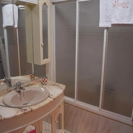 Apartamento De 3 A 5 Minutos De La Playa Apartment *